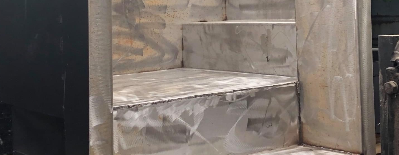 Swimming pool stairs refurbishment 