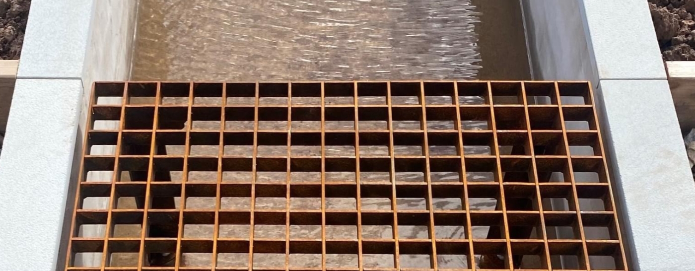 Grid for over a rill